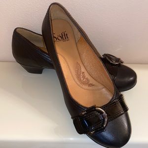 “Sofft” NWOT Black Leather shoe with buckle. SZ: 7 1/2. Worn once.